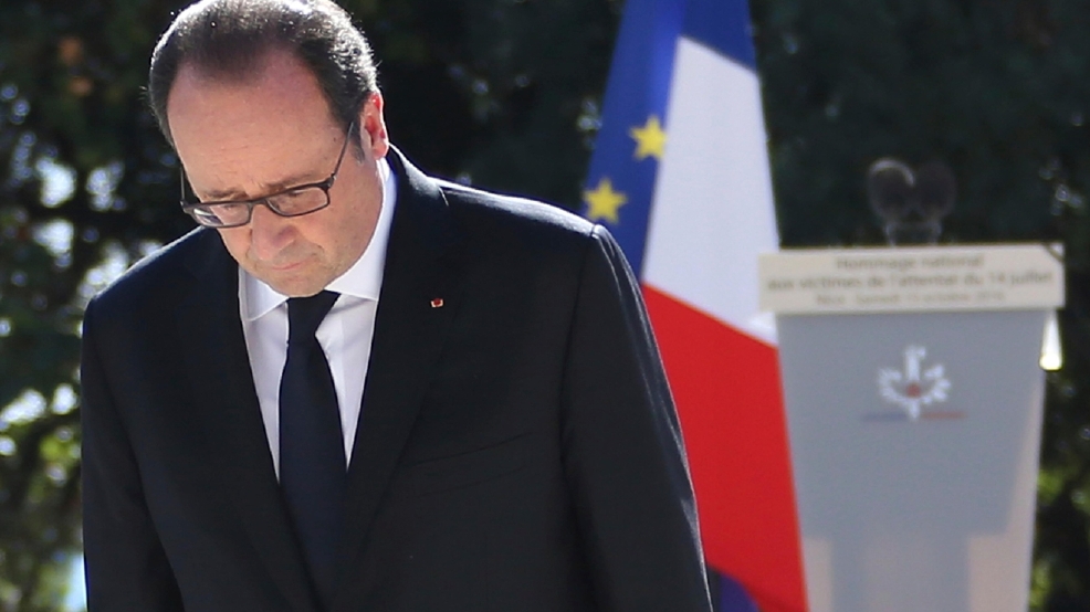 news world politics diplomacy injured police accidentally fires hollande speech news world politics diplomacy injured police accidentally fires hollande speech