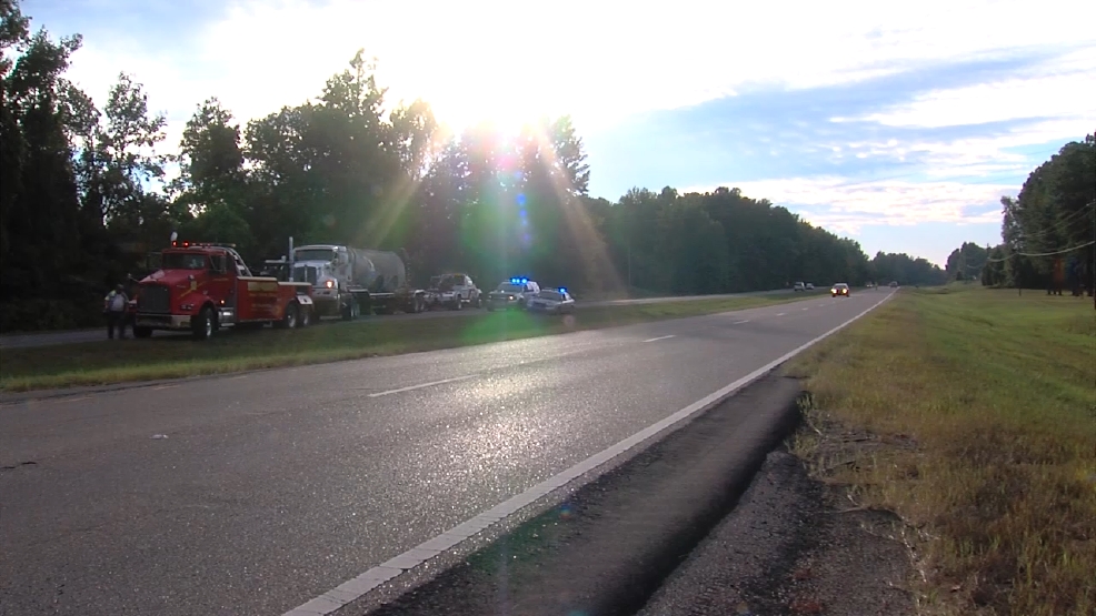 1 dead in wreck on Highway 82 in Tuscaloosa County WBMA