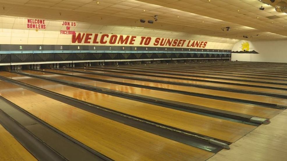 Ontario bowling alley adds pot shop to help stay in business KBOI