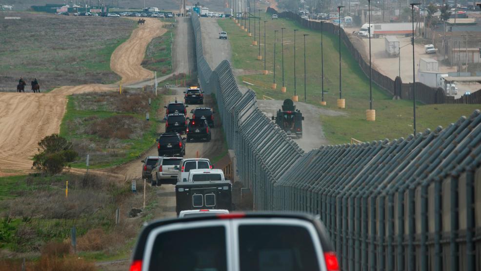 Trump Border AP18106664354523.jpg