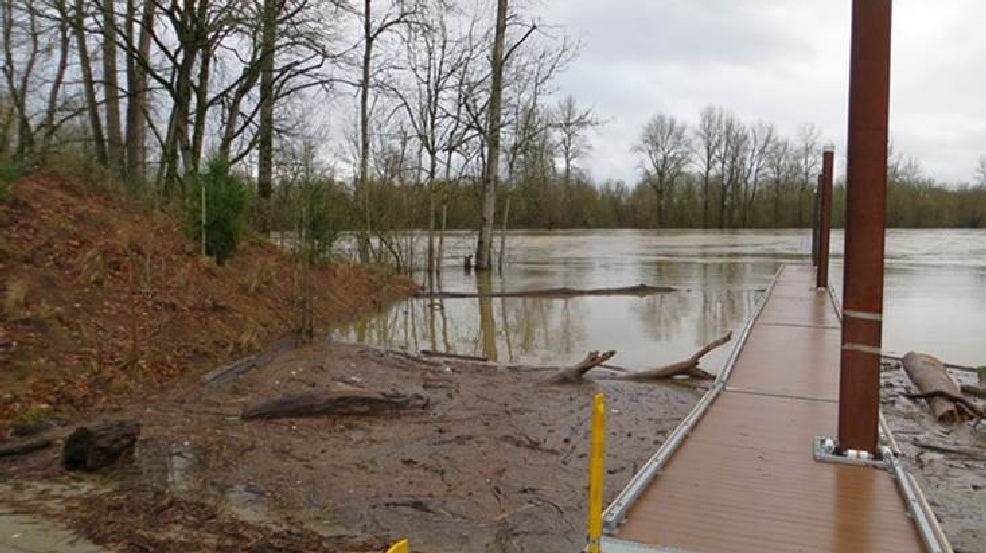 boaters-beware-high-waters-could-mean-more-debris-kval