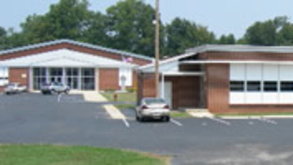 Bomb threat closes Pickett County schools WZTV