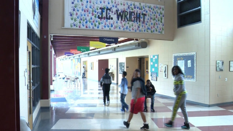 Madison middle school to require student uniforms WMSN