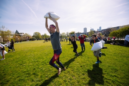 Photos Feathers Fly At The Seattle Pillow Fight Seattle Refined