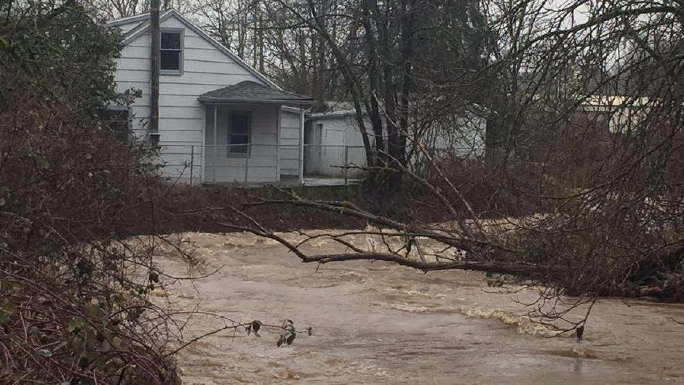 Johnson Creek hits flood stage in SE Portland KATU