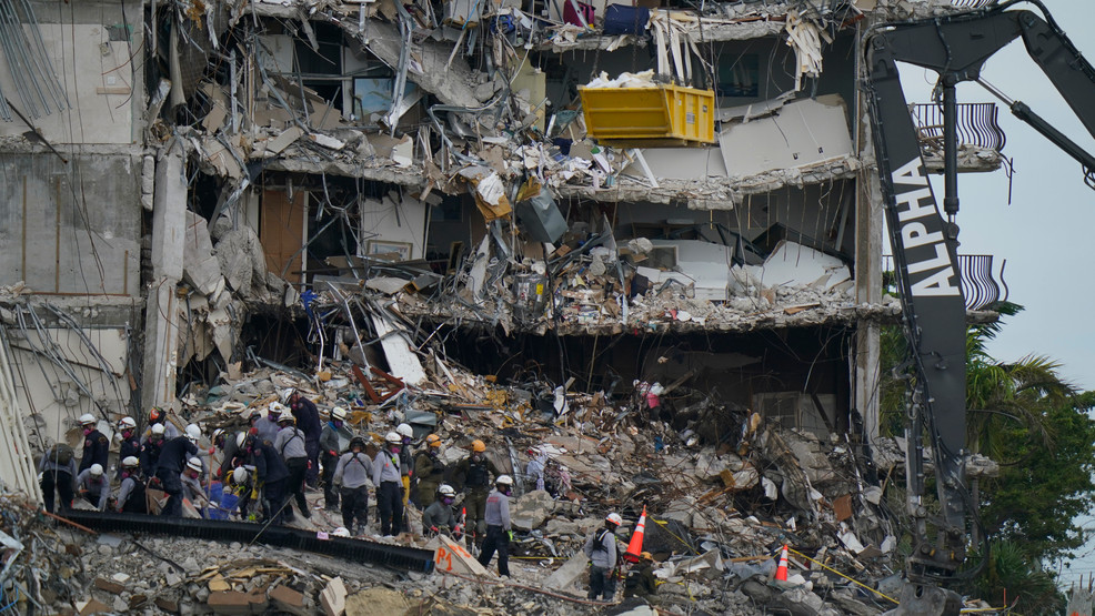APTOPIX Building Collapse Miami AP21181476742371.jpg