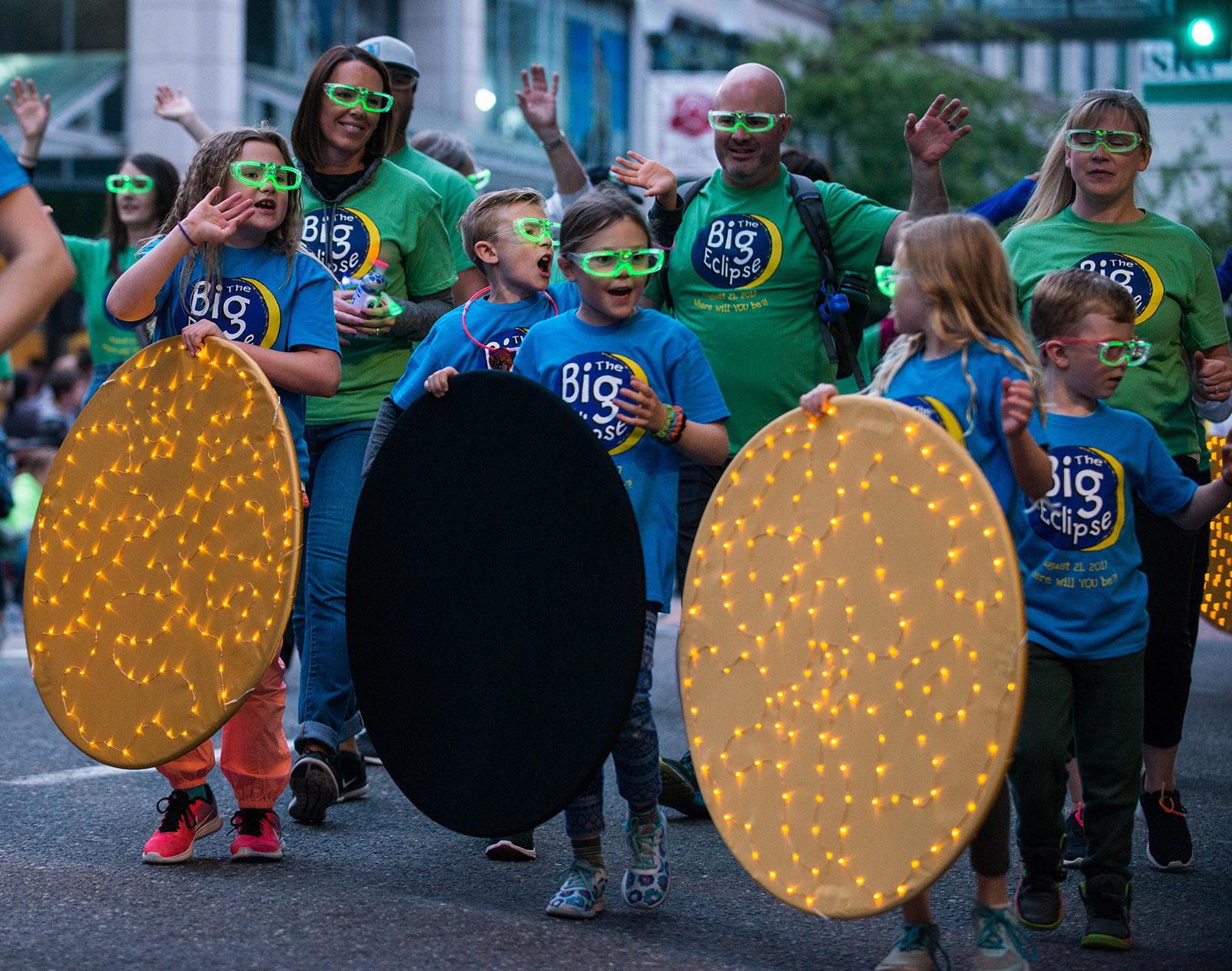 Photos Annual Starlight Parade lights up Downtown Portland KATU