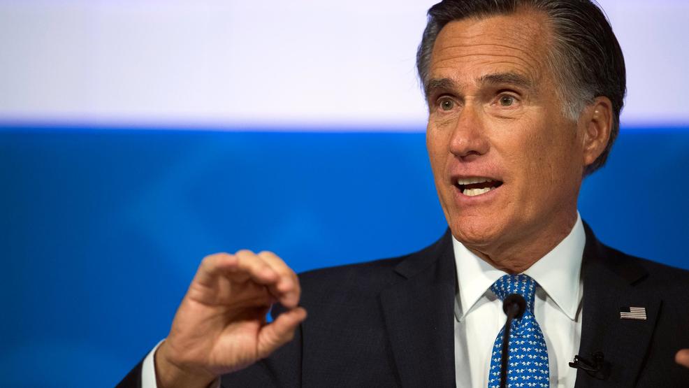 Trump-Romney AP19002074944086.jpg