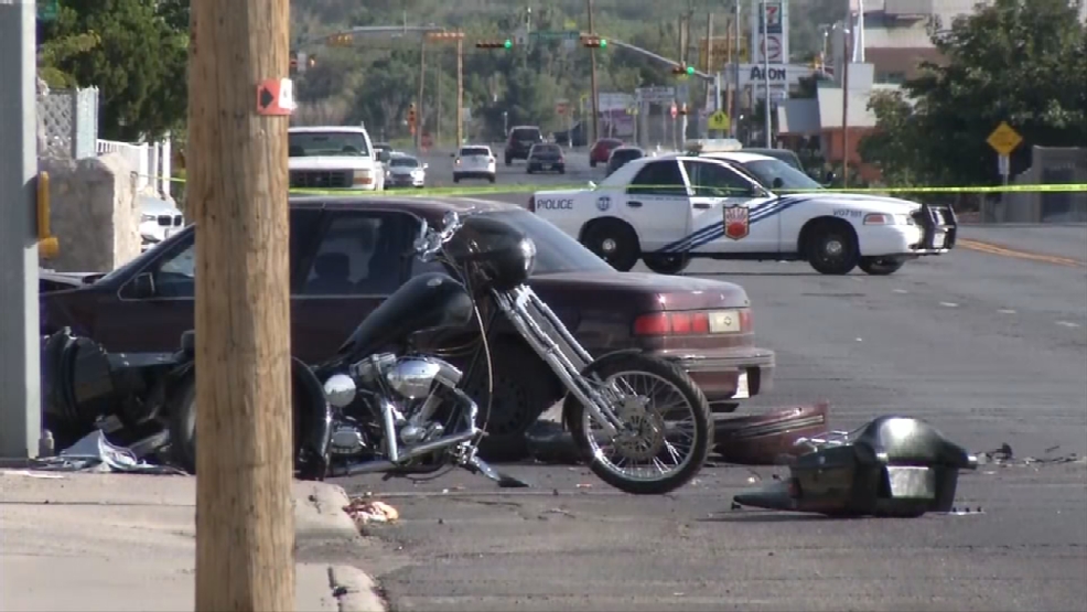 One dead after motorcycle crash in East El Paso KFOX