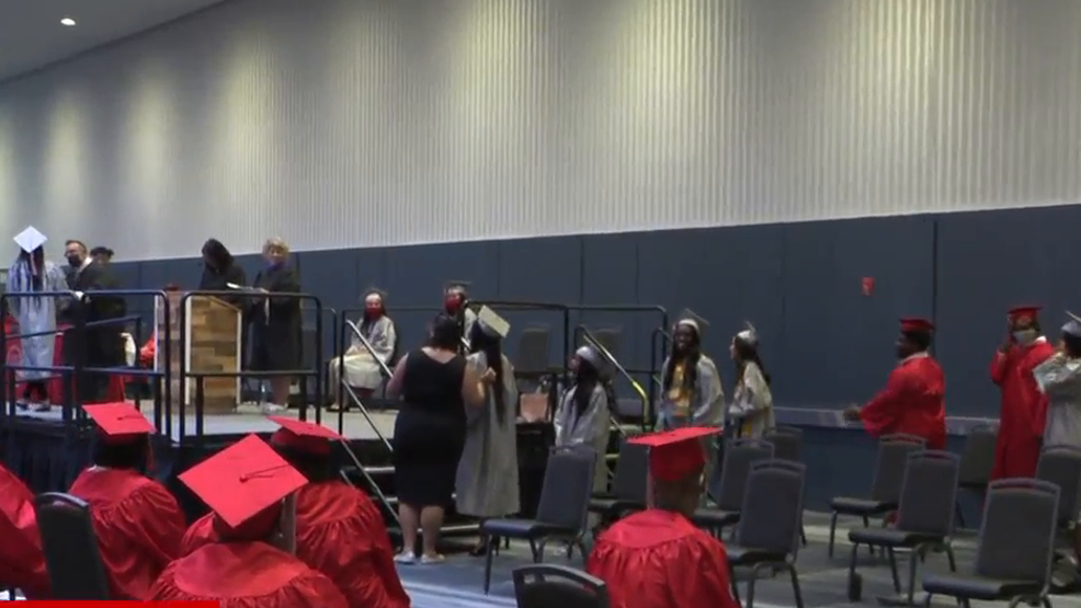 Hundreds of Columbus City Schools student celebrate graduation WSYX