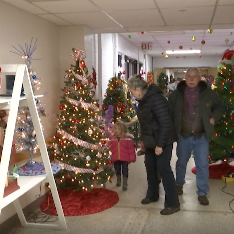 Residents Of Ottumwa Shopped For Christmas Decorations While