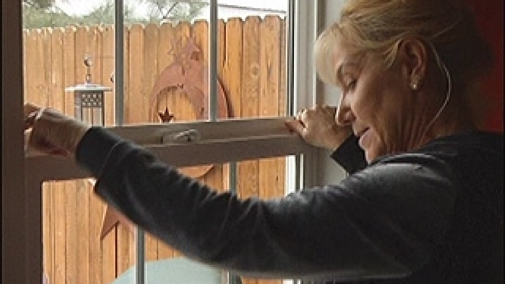 1001028_windows_lady.jpg